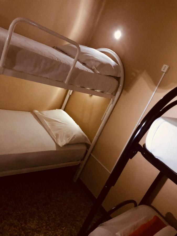 Hostel Bb La Fenice Napoli Dış mekan fotoğraf